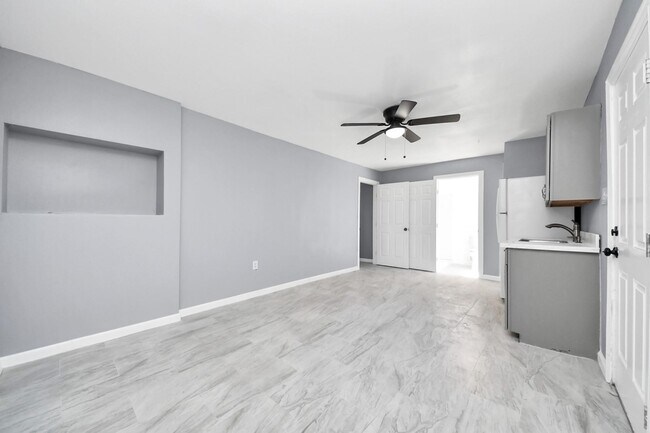 Building Photo - 5103 Karu Dr