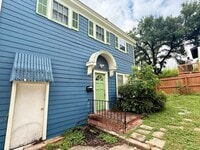 Building Photo - 3303 Duval St
