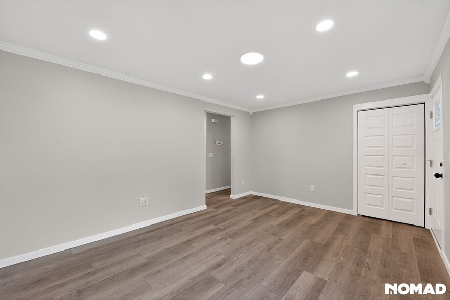 Building Photo - 866 Wellman St