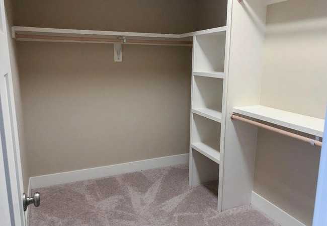 Building Photo - 7910 SW Capitol Hill Rd