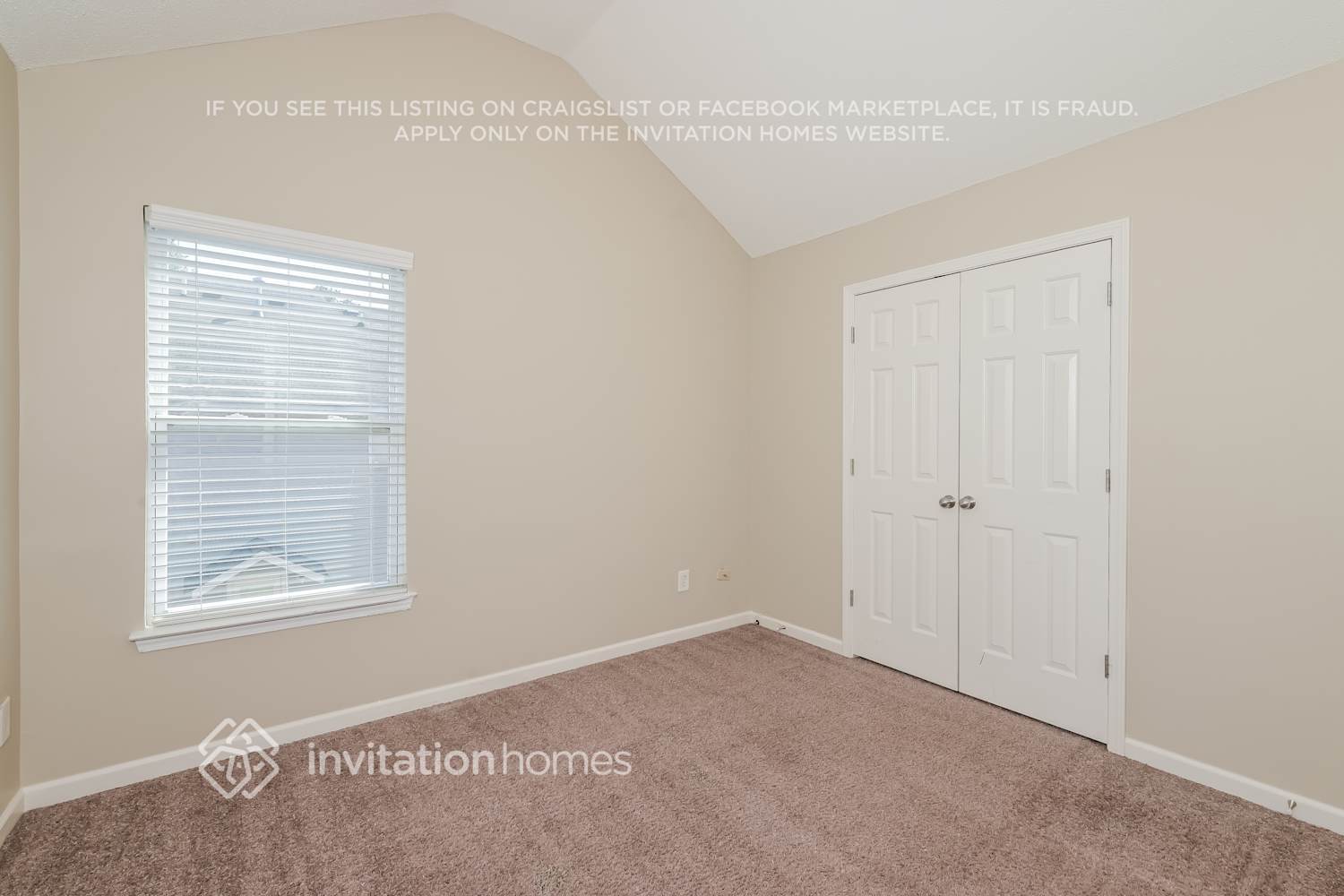 Building Photo - 3812 Rosebud Park Dr
