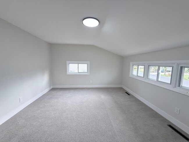 Building Photo - 315 Park Ave