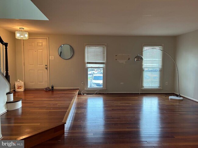 Building Photo - 46706 Bullfinch Square