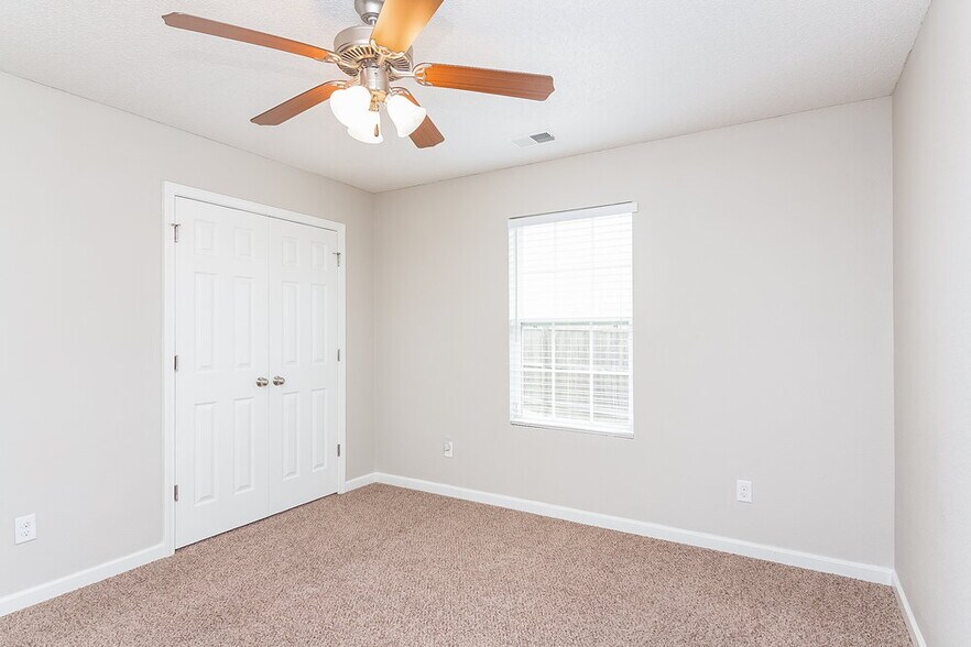 Building Photo - 10892 Blake Cir