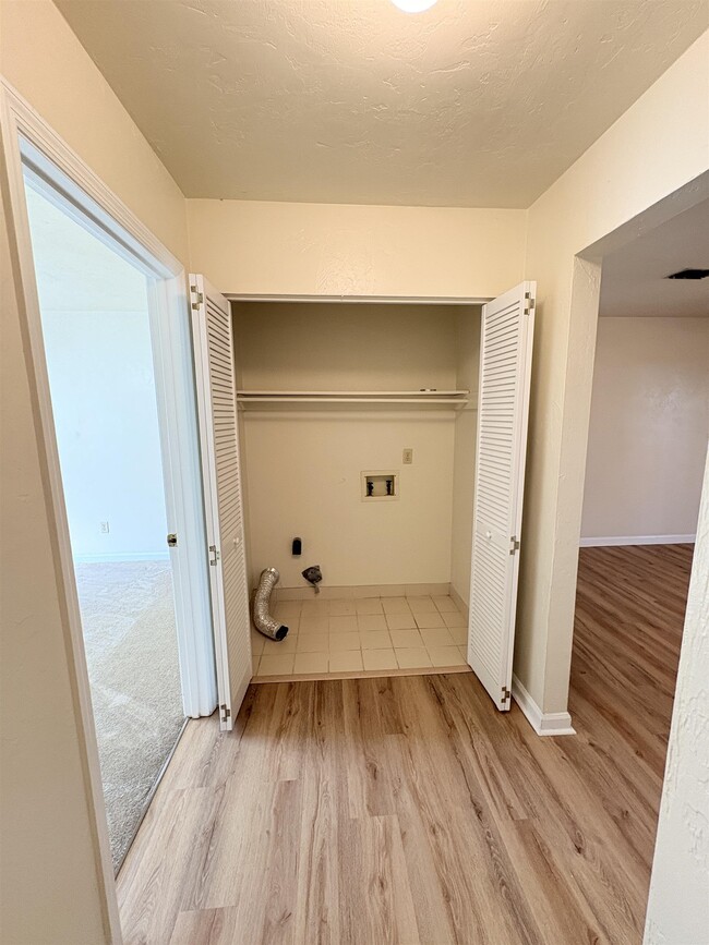 Building Photo - 3687 Donovan Dr