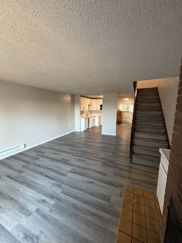 Building Photo - 308 Summit Ave N