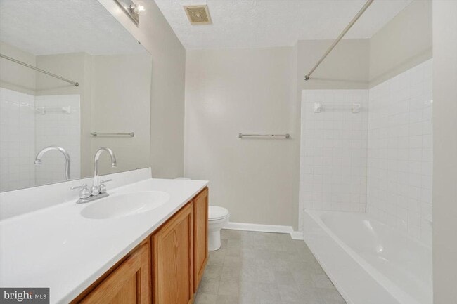 Building Photo - 5032 Finsbury Rd