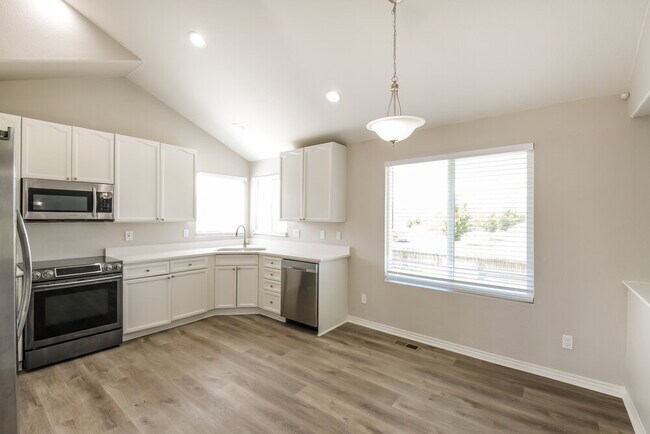 Building Photo - 12961 Leesburg Rd