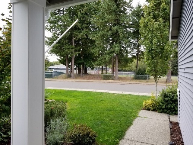 Building Photo - Pet Friendly Tumwater Hill Home