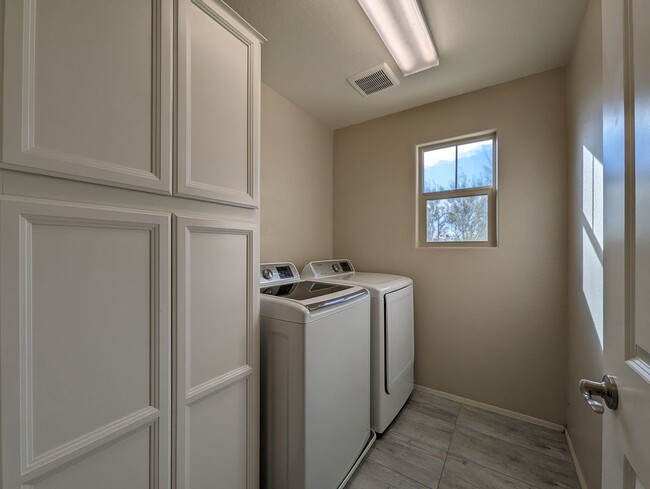 Building Photo - 1253 N 166th Ave