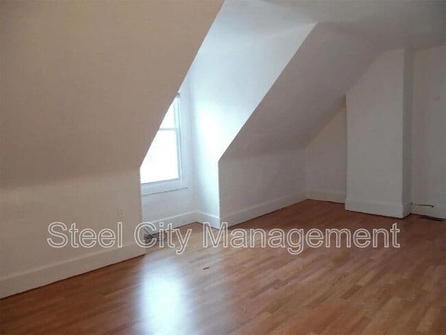 Building Photo - 12 Cuyler Ave