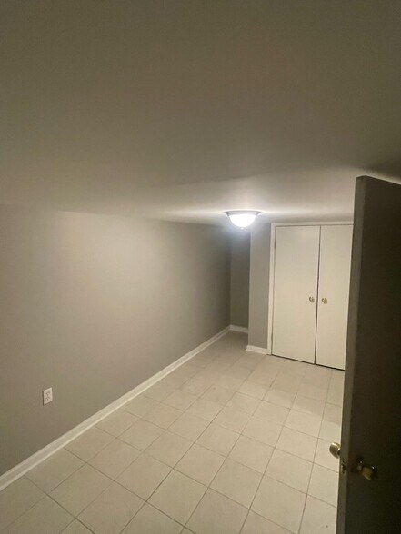 Basement - 3403 Aberdeen St