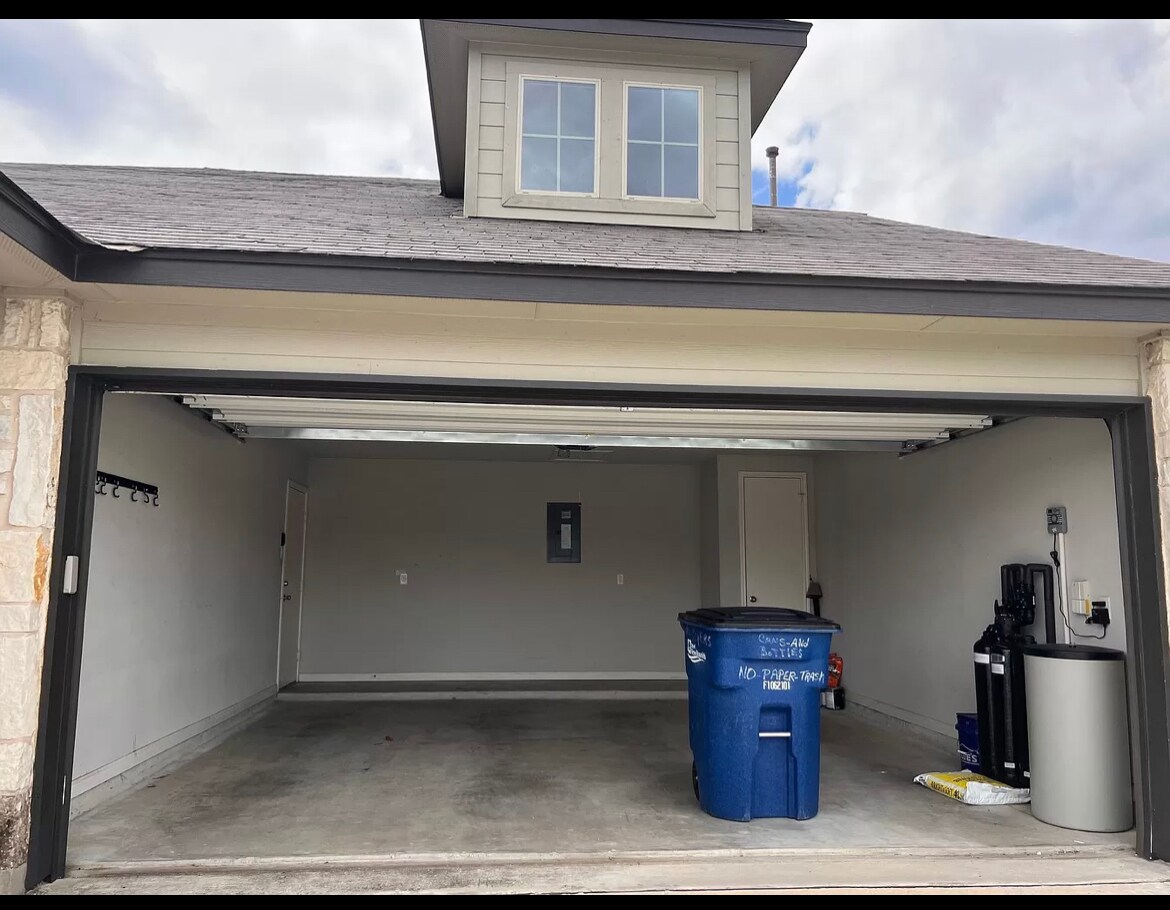 Building Photo - 2502 Diamondback Trl