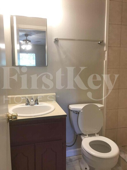 Building Photo - 4804 Oriole Dr