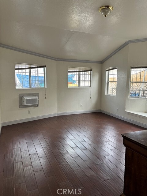 Building Photo - 130 E Sycamore Ave