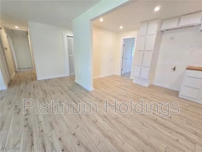 Building Photo - 10306 Winthrop Rd