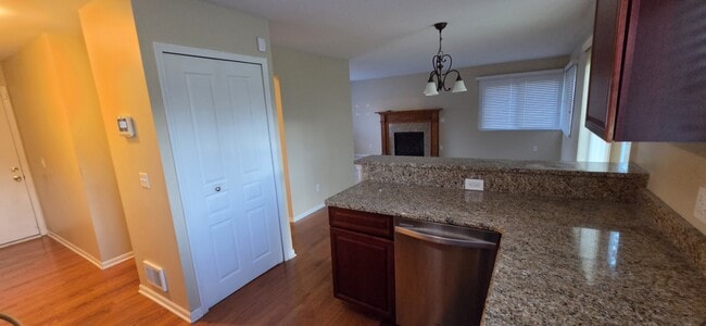Building Photo - 380 Huntington Ct