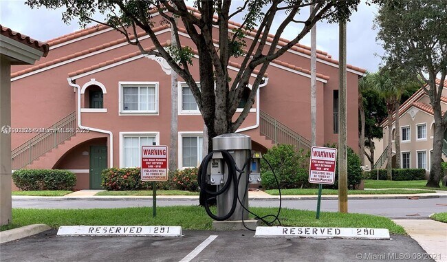 Building Photo - 7816 Sonoma Springs Cir