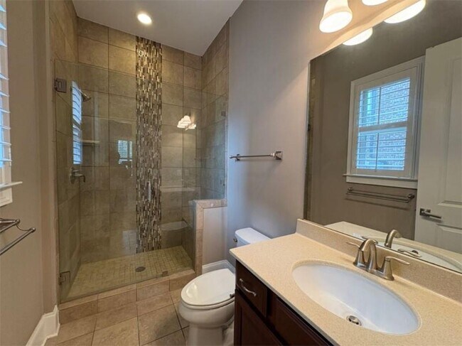 Building Photo - 3720 Kennent Square