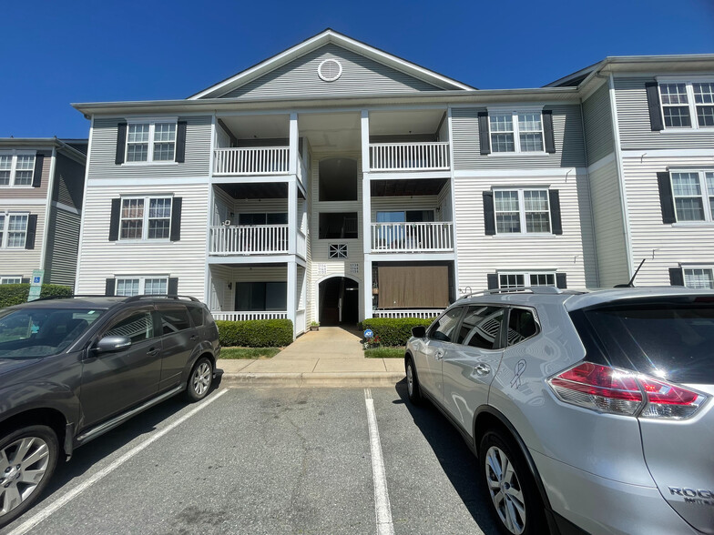 Building Photo - Room in Condo on Plaza Walk Dr