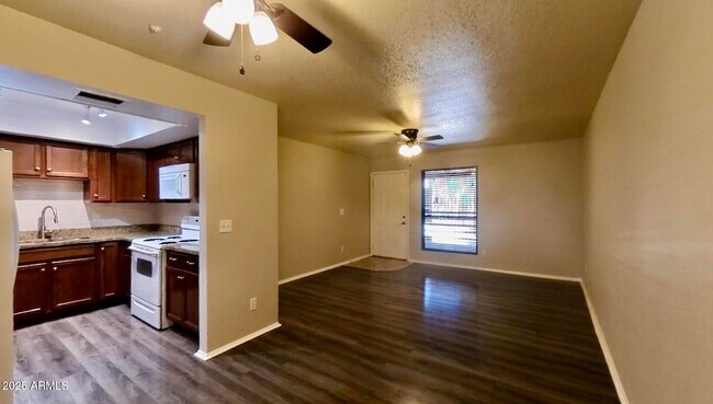 Primary Photo - 1340 N Recker Rd