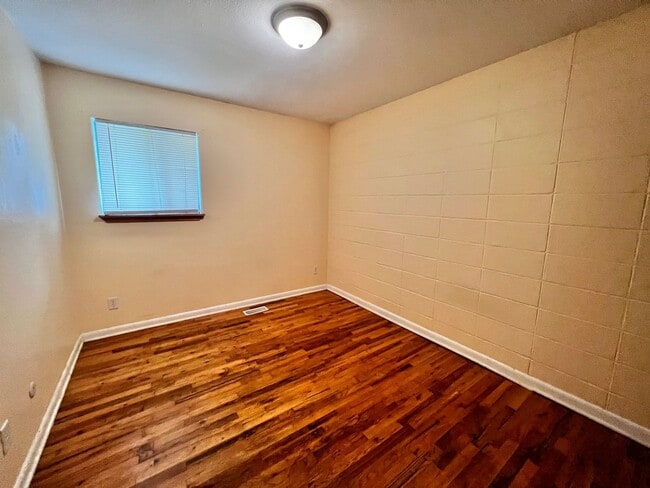 Building Photo - 2-Bedroom 1-Bathroom Duplex in West Fort Collins