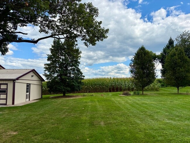 Building Photo - 3 Bedroom 2 Bathroom in Annville w/Huge Ga...