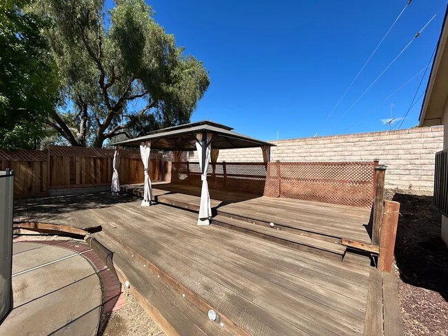 Building Photo - 1751 Willowbrook Ln