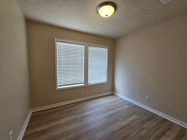 Building Photo - 6780-1 Willowbrook Dr ~ Stewarts Creek