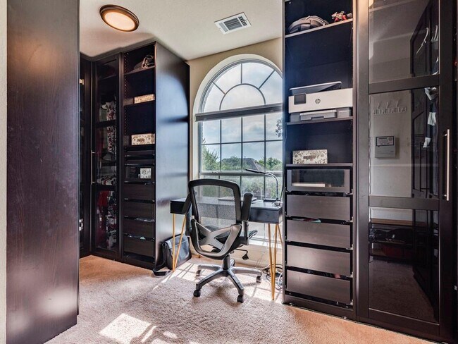 Building Photo - 5847 Back Bay Ln