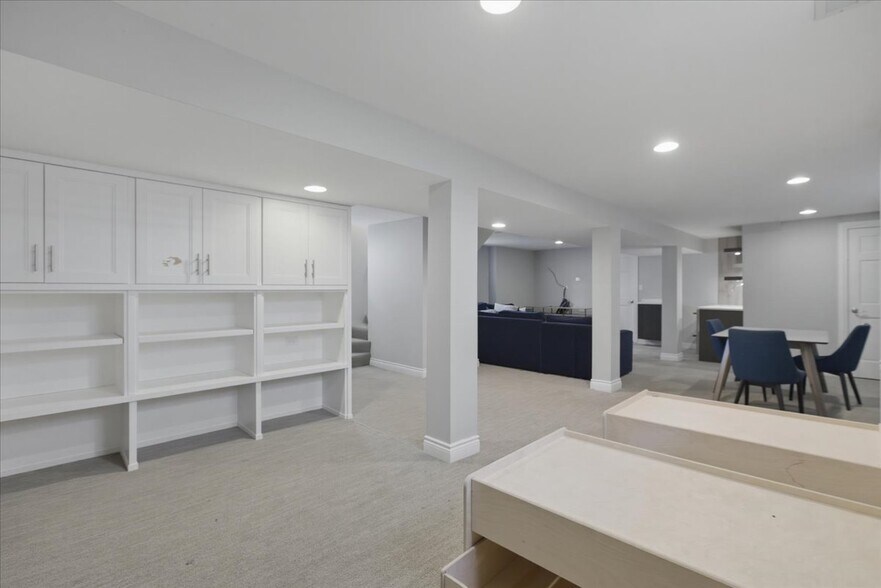 Building Photo - 1828 W Berenice Ave