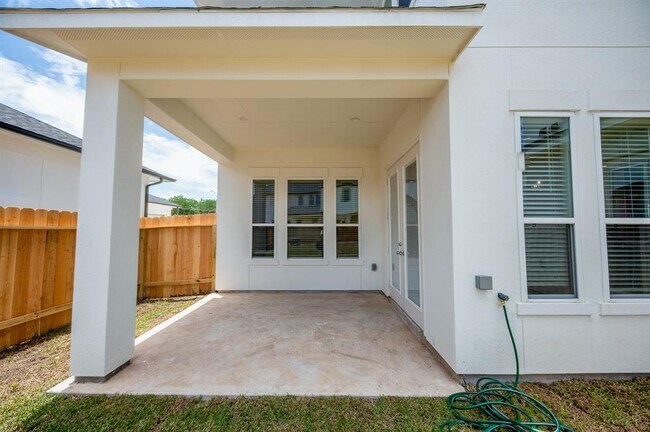 Building Photo - 11519 Silverman Trails