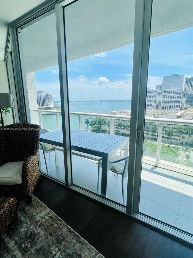 Building Photo - 495 Brickell Ave