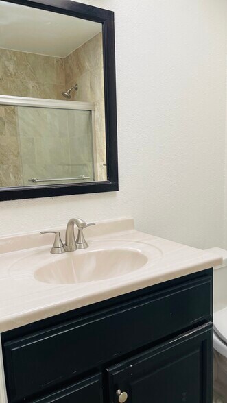 Building Photo - 126 Serra Ct