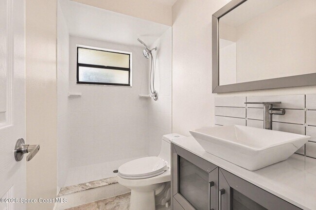 Building Photo - 3695 Brentwood Ct
