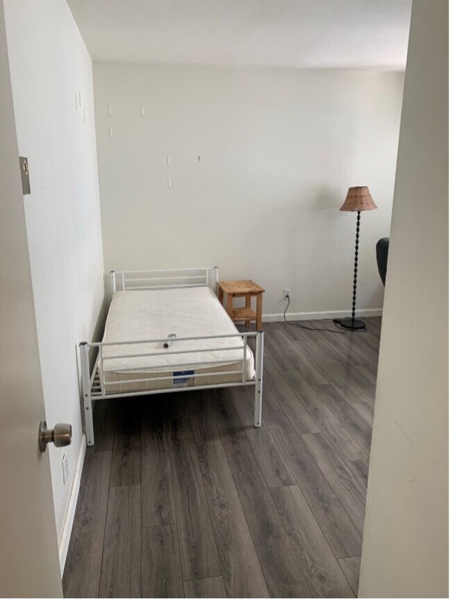Bedroom 2 - 440 Veteran Ave