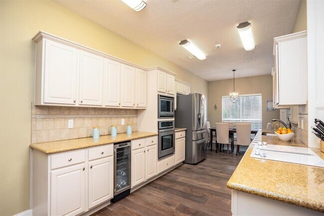 Building Photo - 8915 Wallington Dr