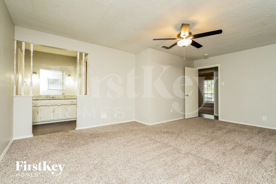 Building Photo - 635 Truman Ct