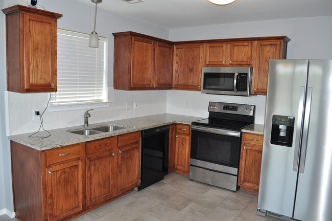 Building Photo - 705 Katy Ln