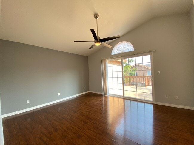 Building Photo - Santa Fe Hills 4 Bedroom Home