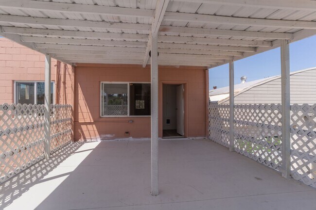 Building Photo - Chavez 426 Basin St NW 1 Unit + 1 Com