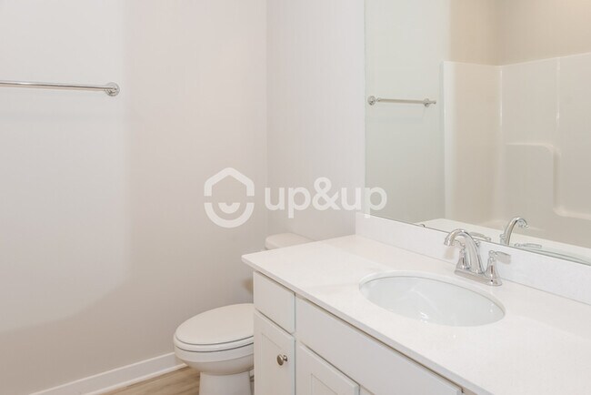 Building Photo - Fantastic 3bd/2ba home! Let yourself in!