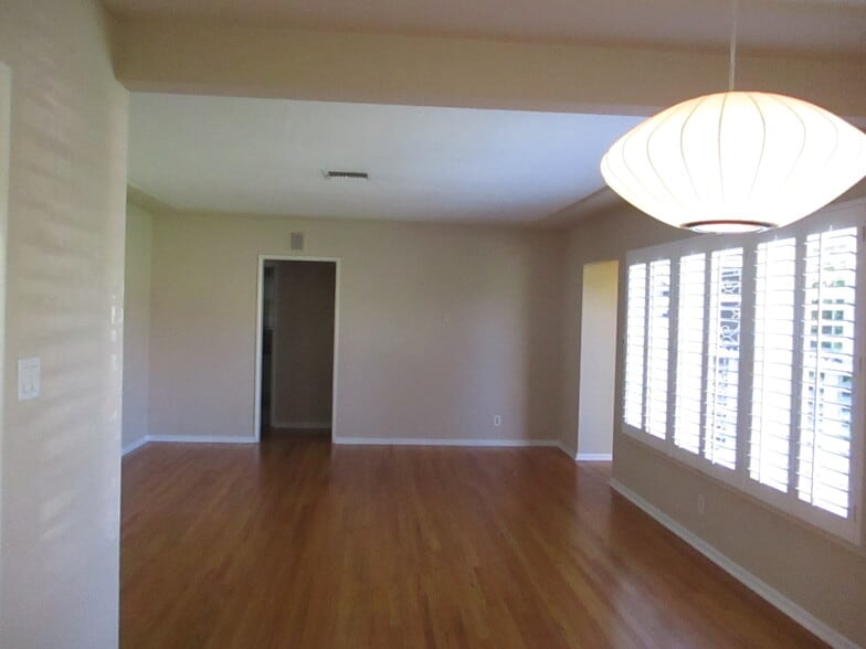 Building Photo - 12436 Cumpston St