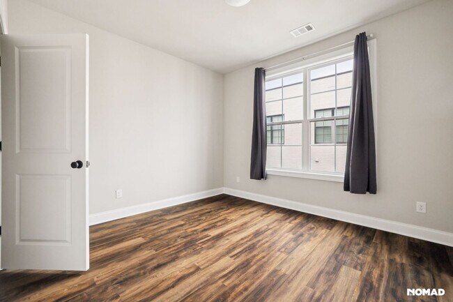 Building Photo - Stunning 4BR Townhome in Alpharetta