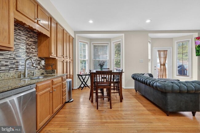 Building Photo - 8010 Readington Ct