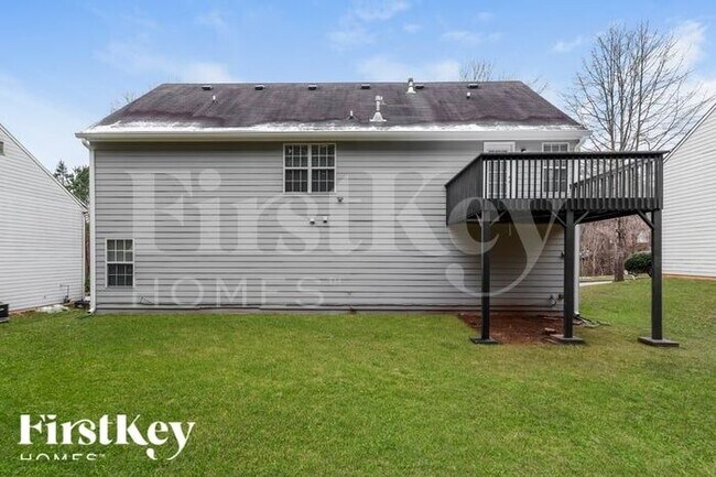 Building Photo - 650 Castlebrooke Dr SE