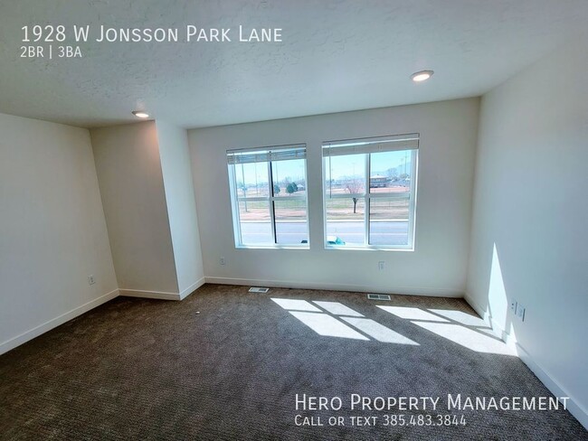 Building Photo - 1928 Jonsson Park Ln