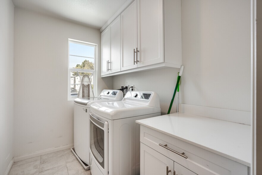 Building Photo - 8621 Lake Ashmere Dr