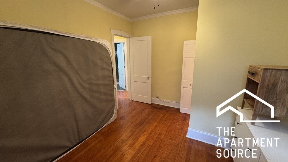 Building Photo - 5821 N Glenwood Ave