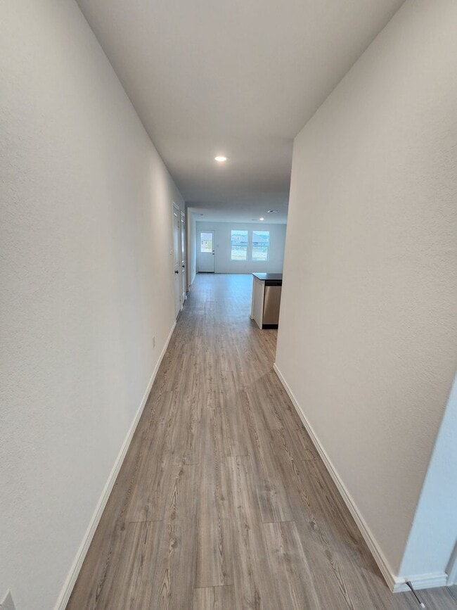 Building Photo - 4-bed, 2-bath gem in Hidden Trails- Bulverde TX- 4/2/2-6013 Companion Loop